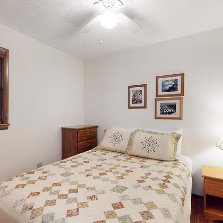 2 Bed 1 Bath Vacation Home In Whittier Exterior photo