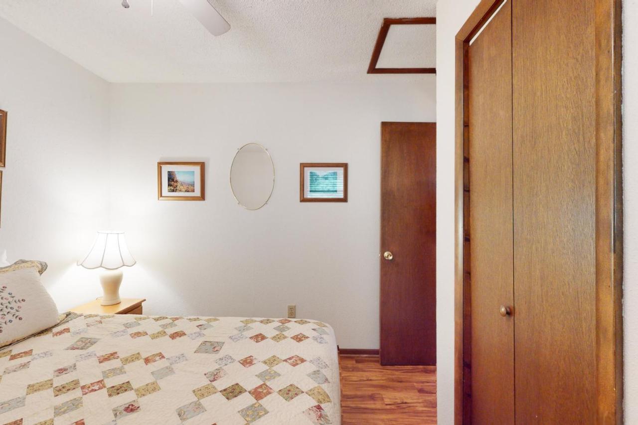 2 Bed 1 Bath Vacation Home In Whittier Exterior photo